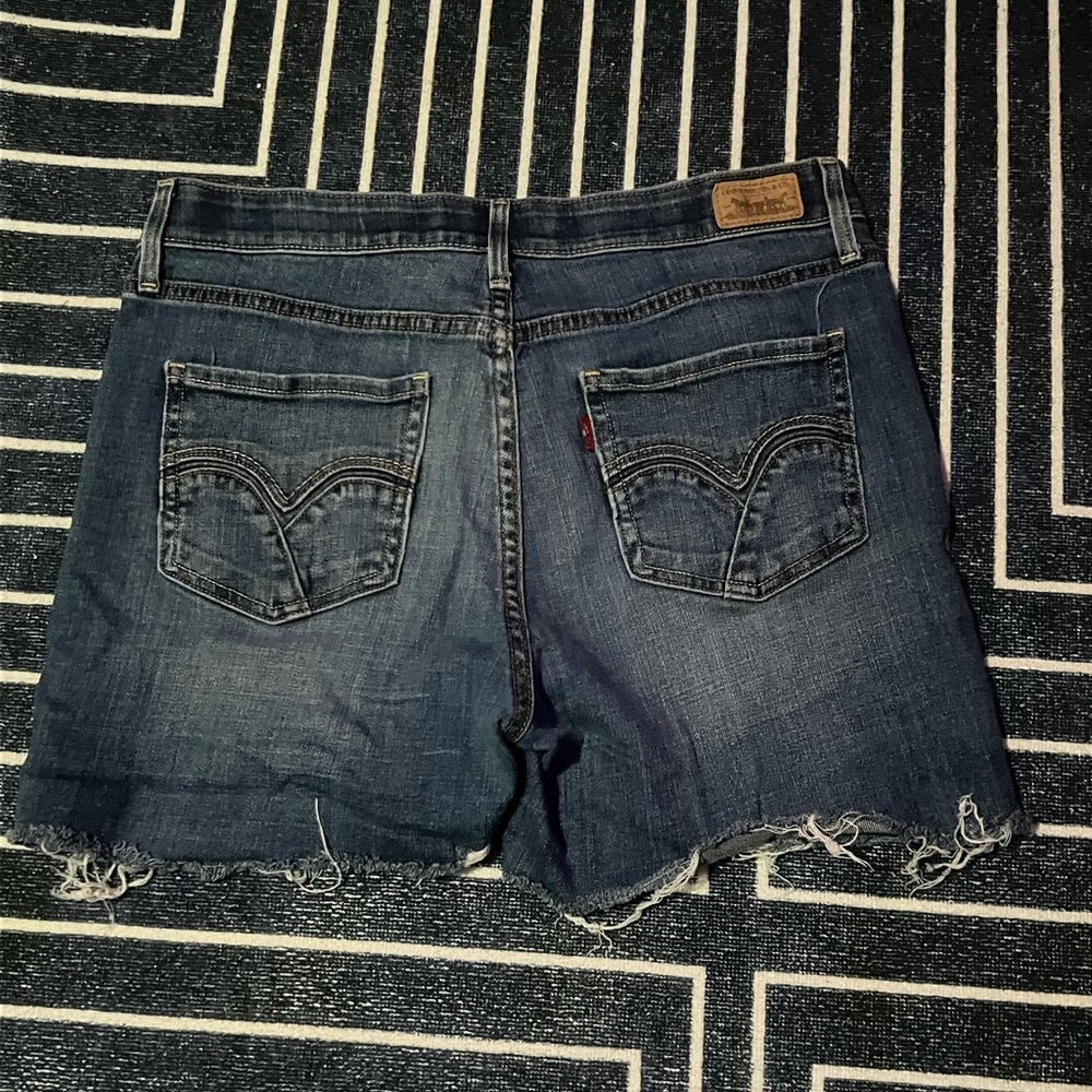 Levi’s cut off jean shorts